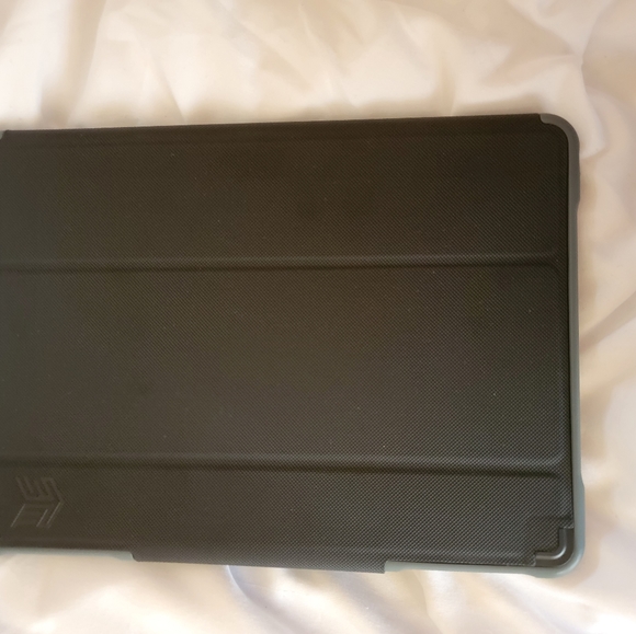 STM DUX RUGGED CASE BLACK MIL DROP TESTED IPAD 5 GEN - Picture 6 of 8